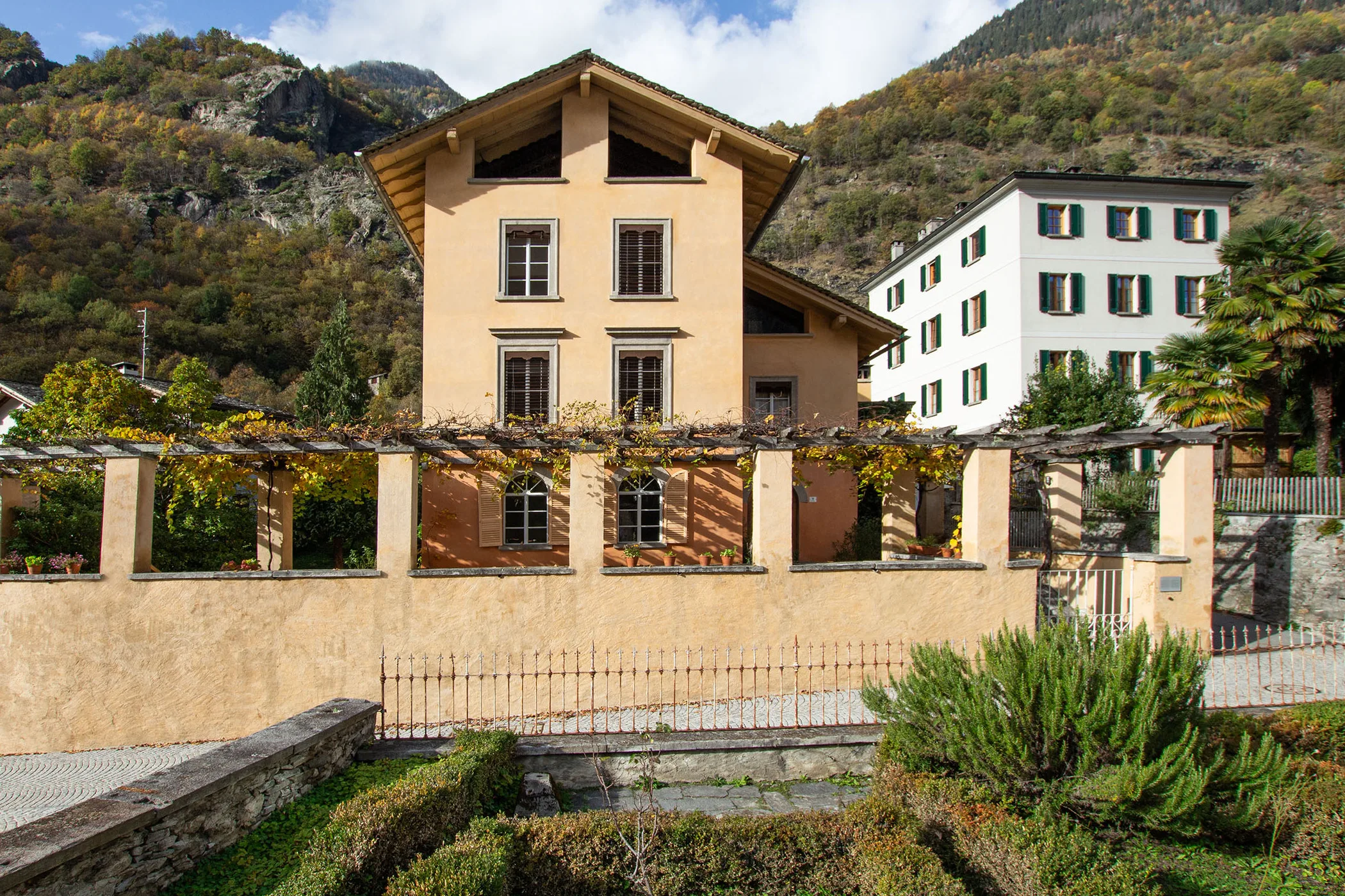 Roccolo und Villa Garbald | Castasegna