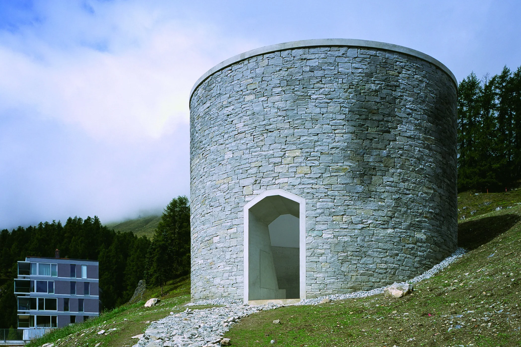 Skyspace Piz Uter von James Turrell | Zuoz